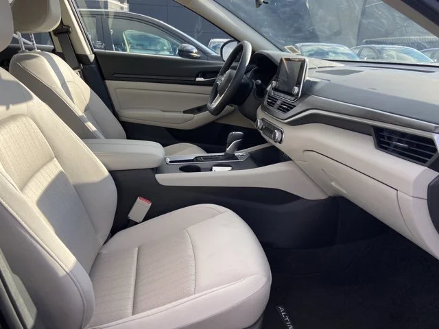 2025 Nissan Altima SV - Photo 24