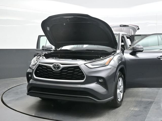 Used 2022 Gray Toyota LE image 30