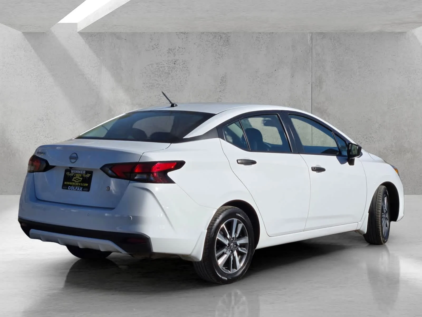 Used 2024  Nissan S image 4