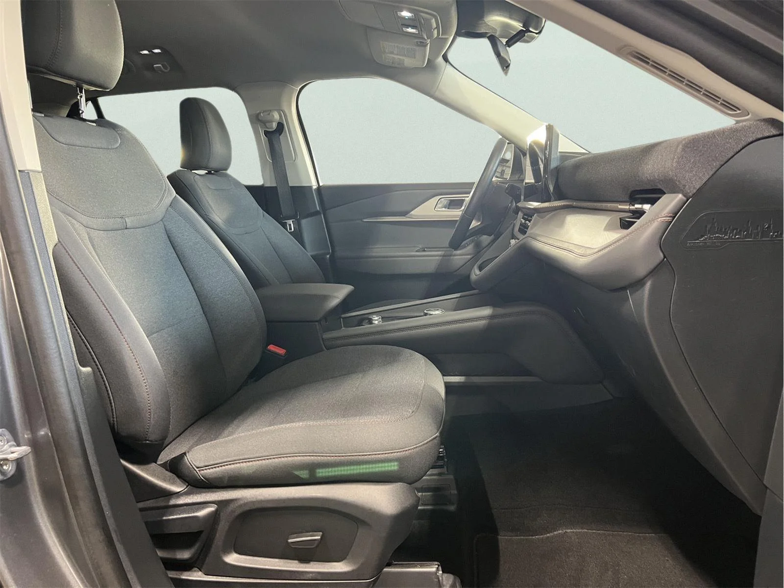 Used 2025 Carbonized Gray Ford Active image 11