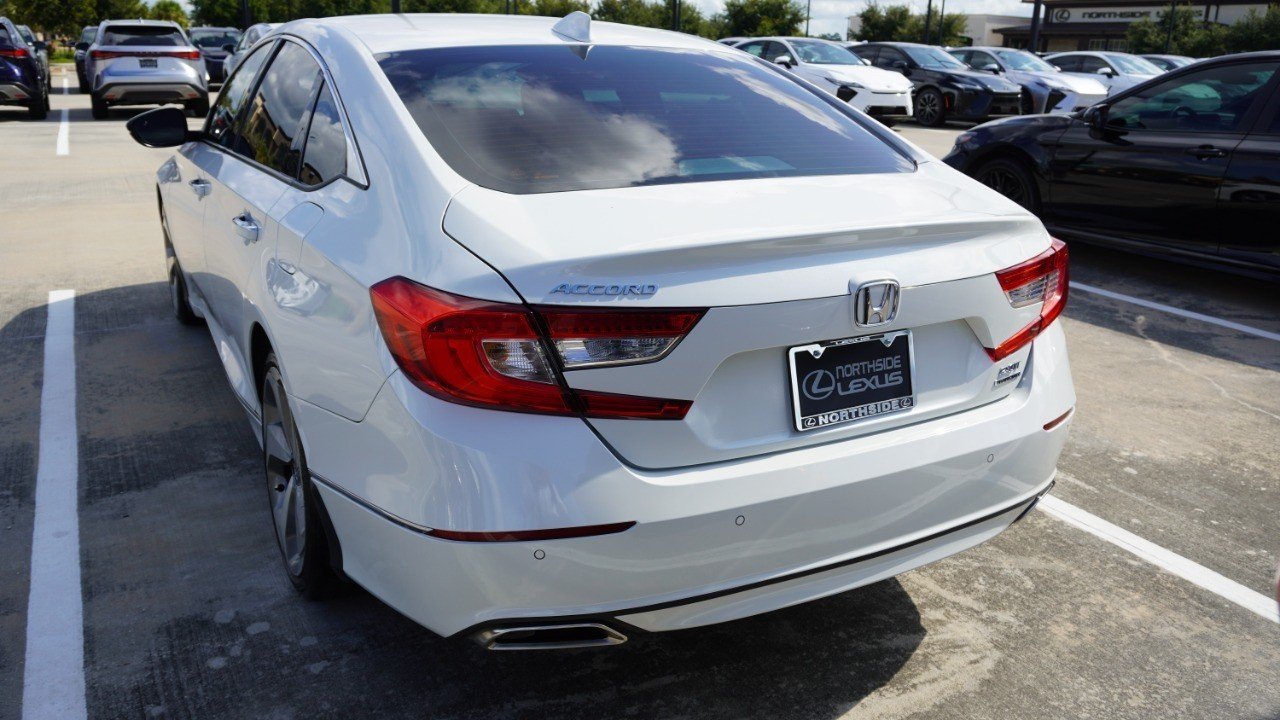 Used 2019 White Honda Touring 2.0T image 7