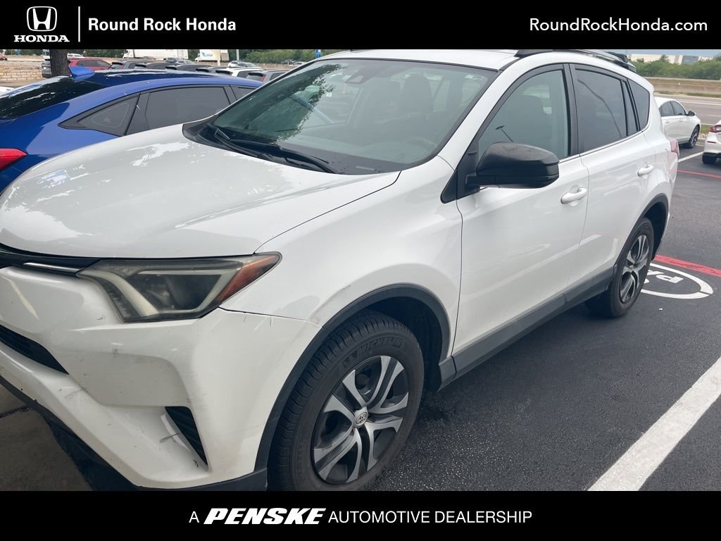 2017 Toyota RAV4 LE AWD's photo