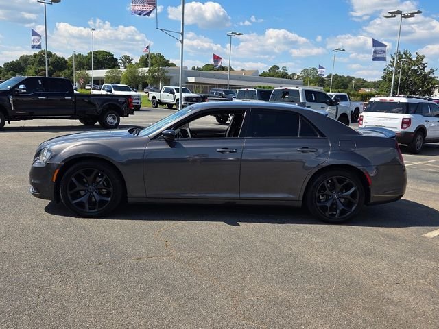 Used 2022 Gray Chrysler Touring image 4