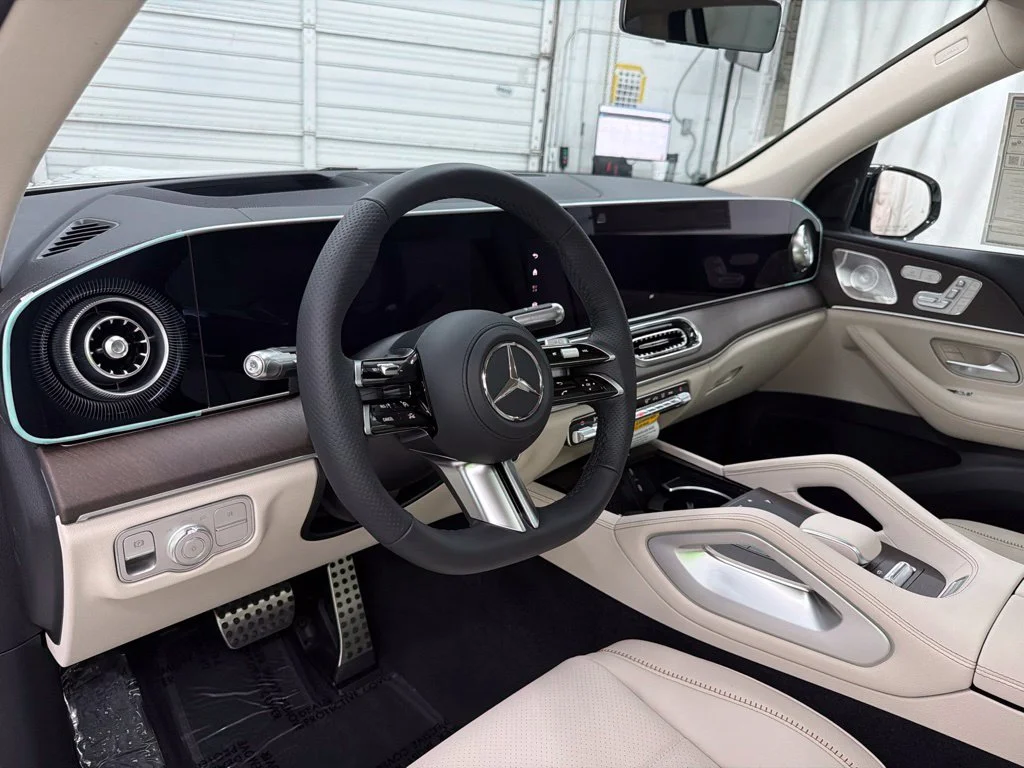 New 2027 White Mercedes-Benz GLS 450 image 13