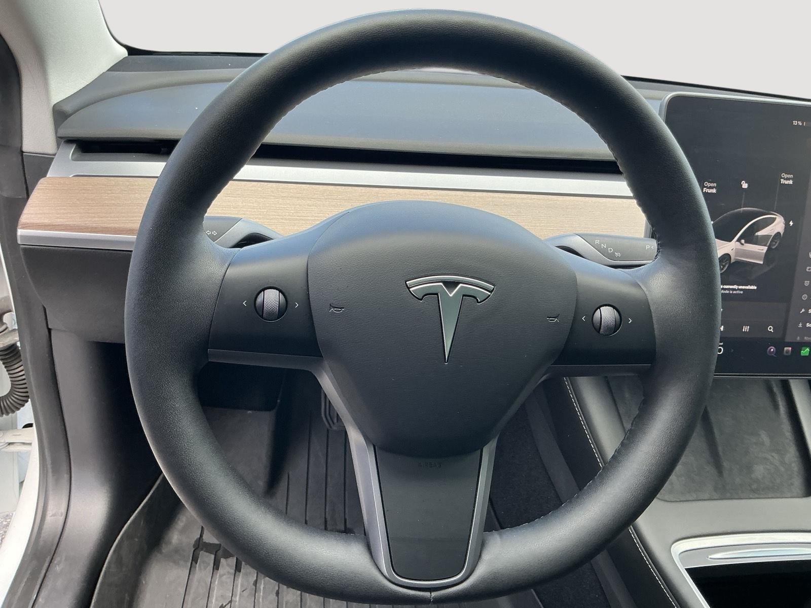 Used 2022  Tesla Long Range image 7