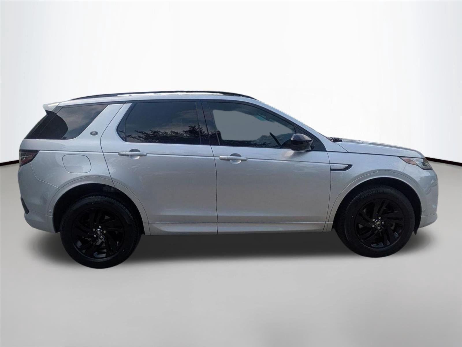 Used 2025 Hakuba Silver Metallic Land Rover S image 4