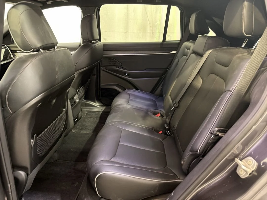 Used 2025 Baltic Gray Metallic Clearcoat Jeep Limited image 19