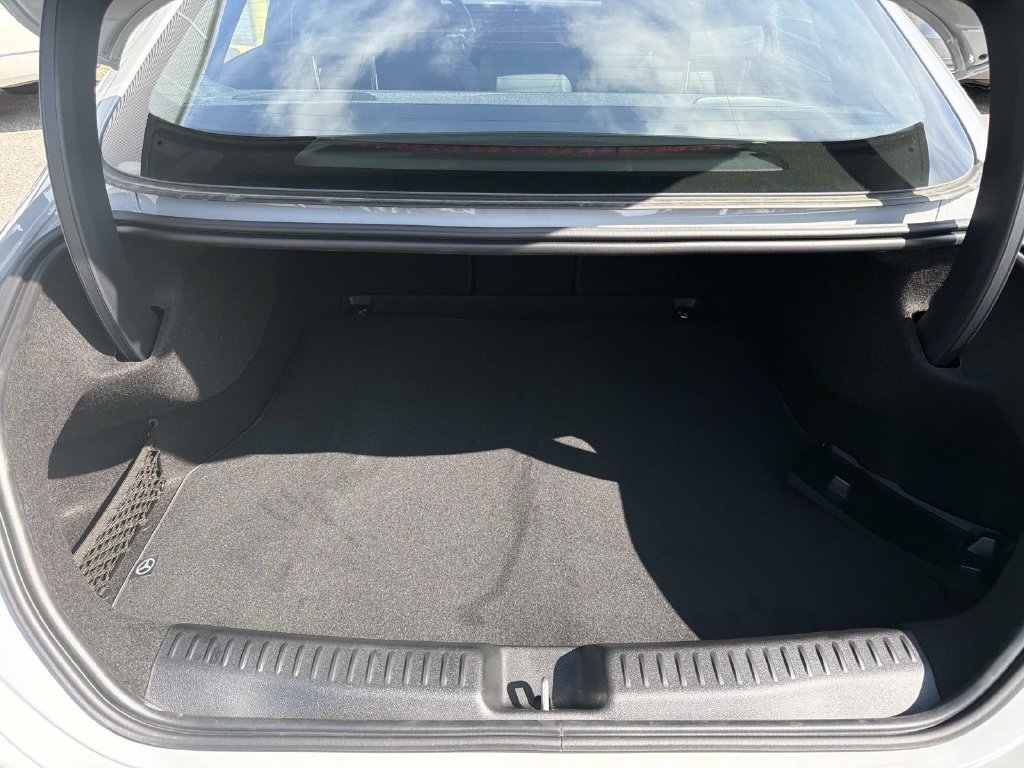 New 2027 MANUFAKTUR Alpine Grey Mercedes-Benz CLA 220 image 5