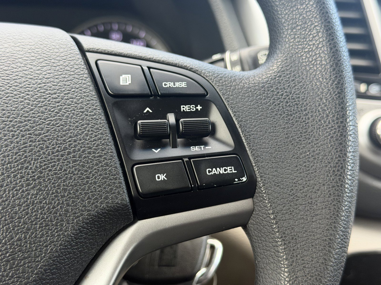 Used 2018 Molten Silver Hyundai SEL image 17