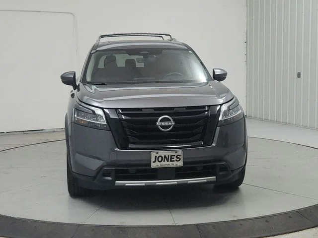 Used 2024 Gray Nissan Platinum image 3