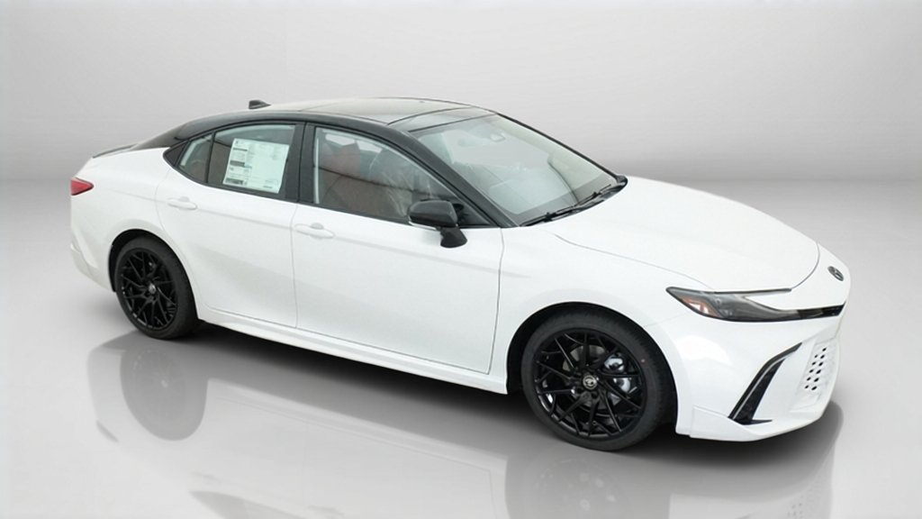 New 2026 Wind Chill Pearl with Midnight Black Metallic roof Toyota XSE image 6