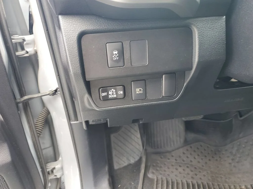 Used 2020 Gray Toyota SR5 image 17