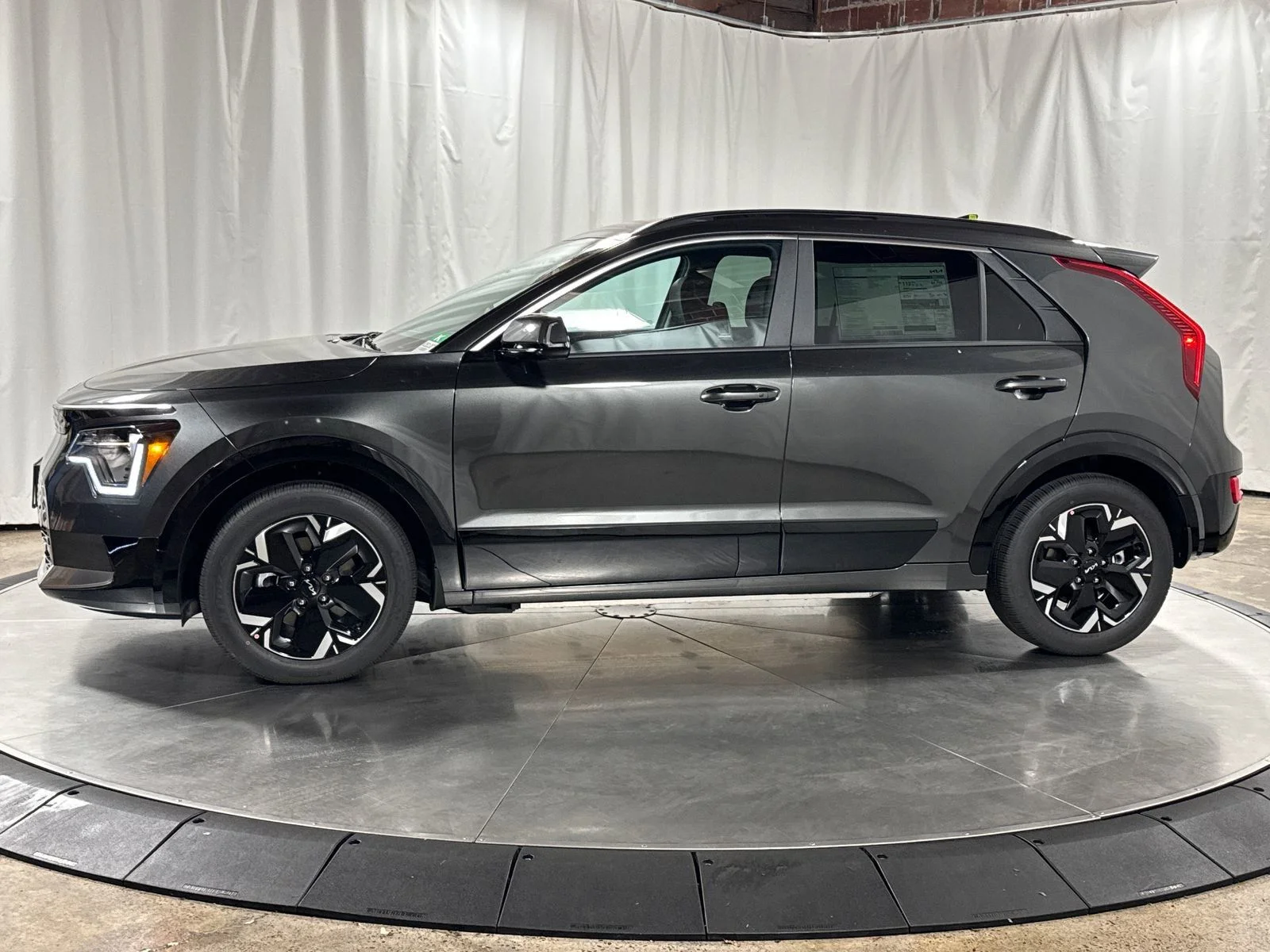 New 2026 Gray Kia Wind image 6