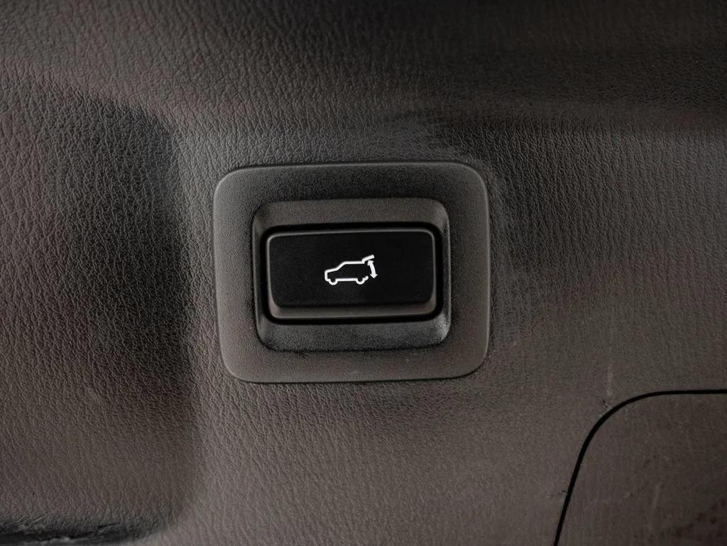 Used 2020 Machine Gray Metallic Mazda Signature image 23