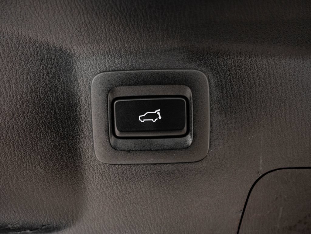 Used 2020 Machine Gray Metallic Mazda Signature image 23