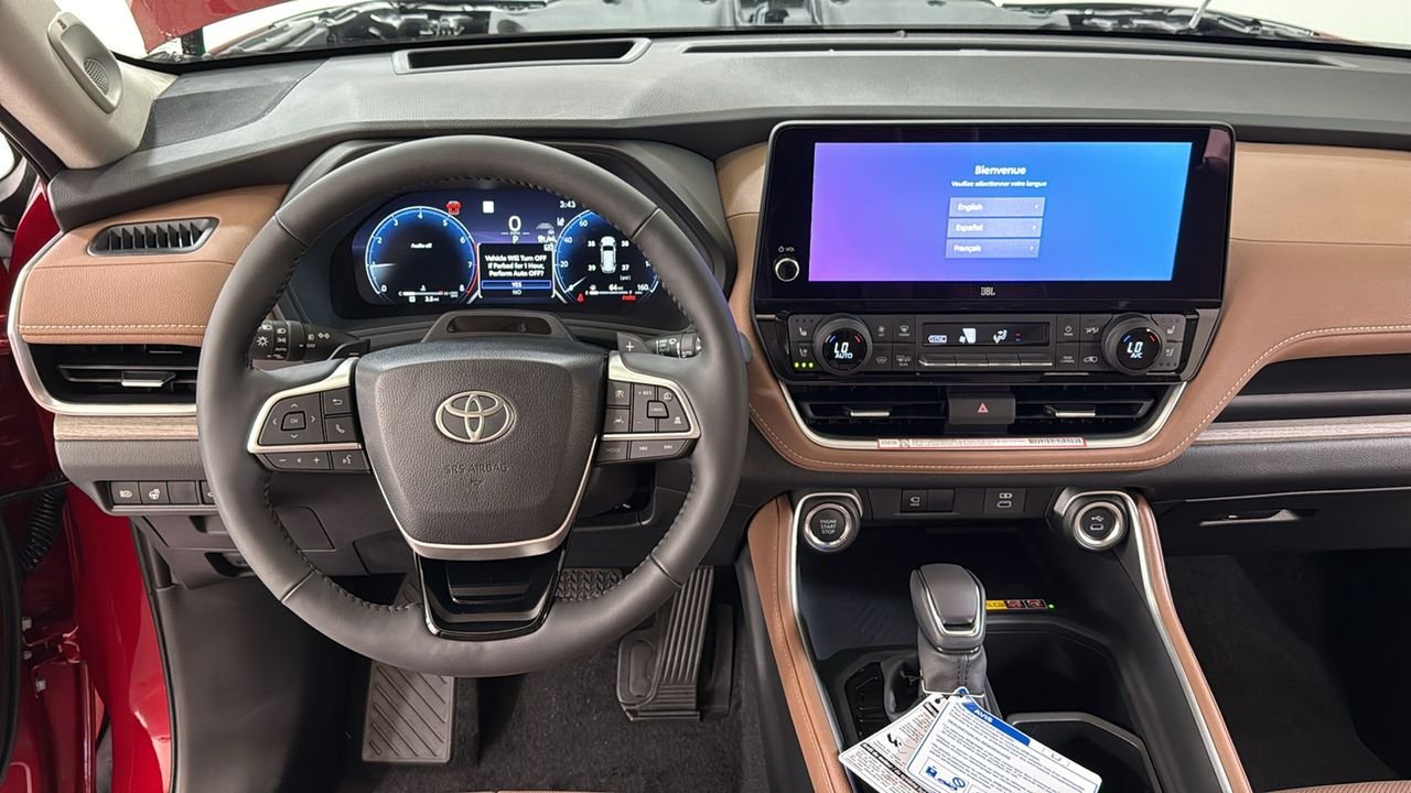 New 2026 Ruby Flare Pearl <sup>1</sup> Toyota  Platinum image 9
