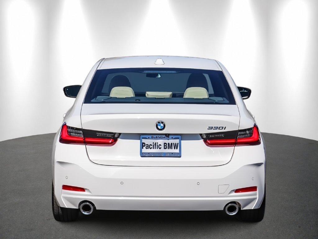 2026 BMW 3 Series photo 5