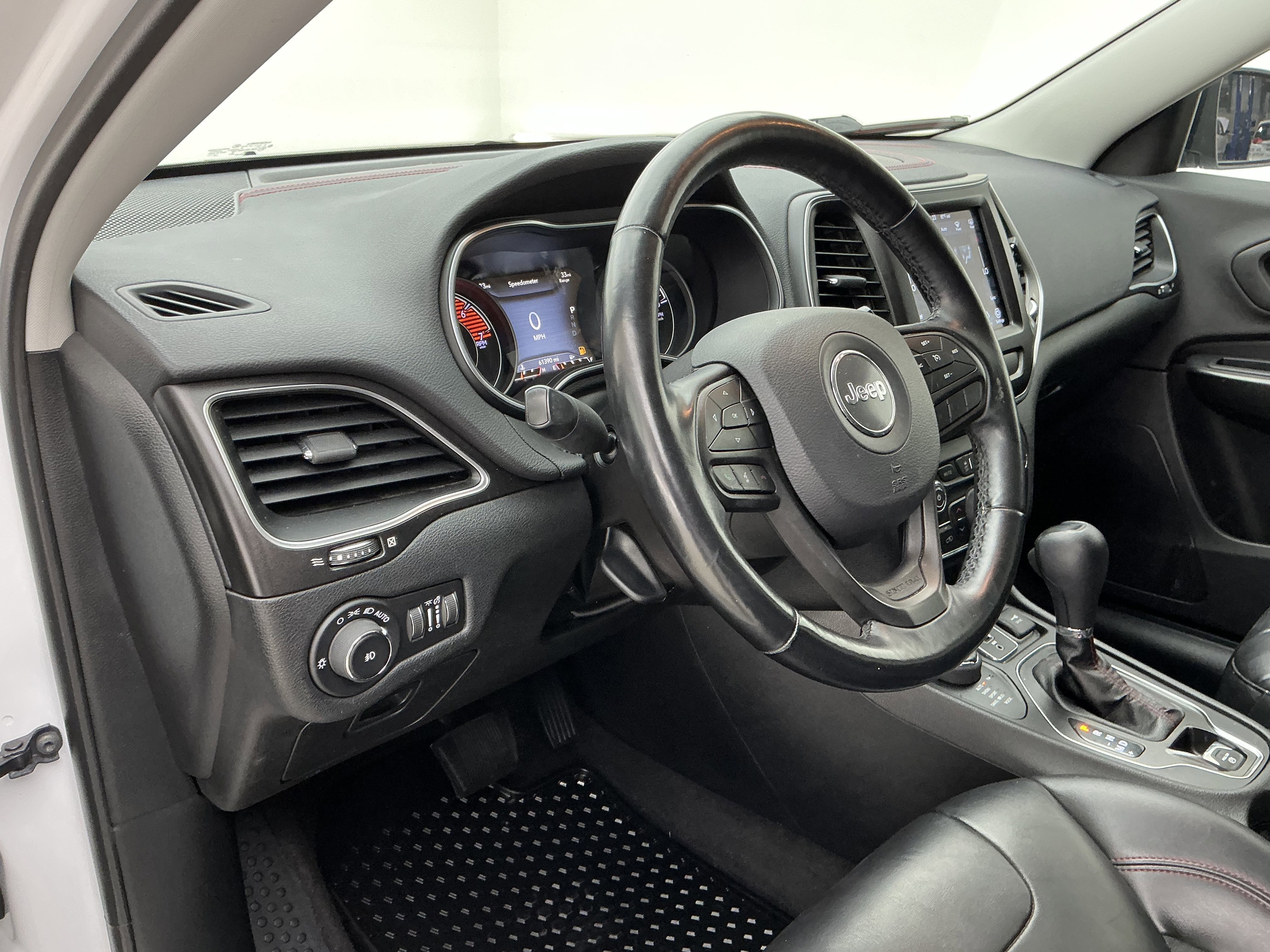 Used 2020 Bright White Clearcoat Jeep Trailhawk image 13