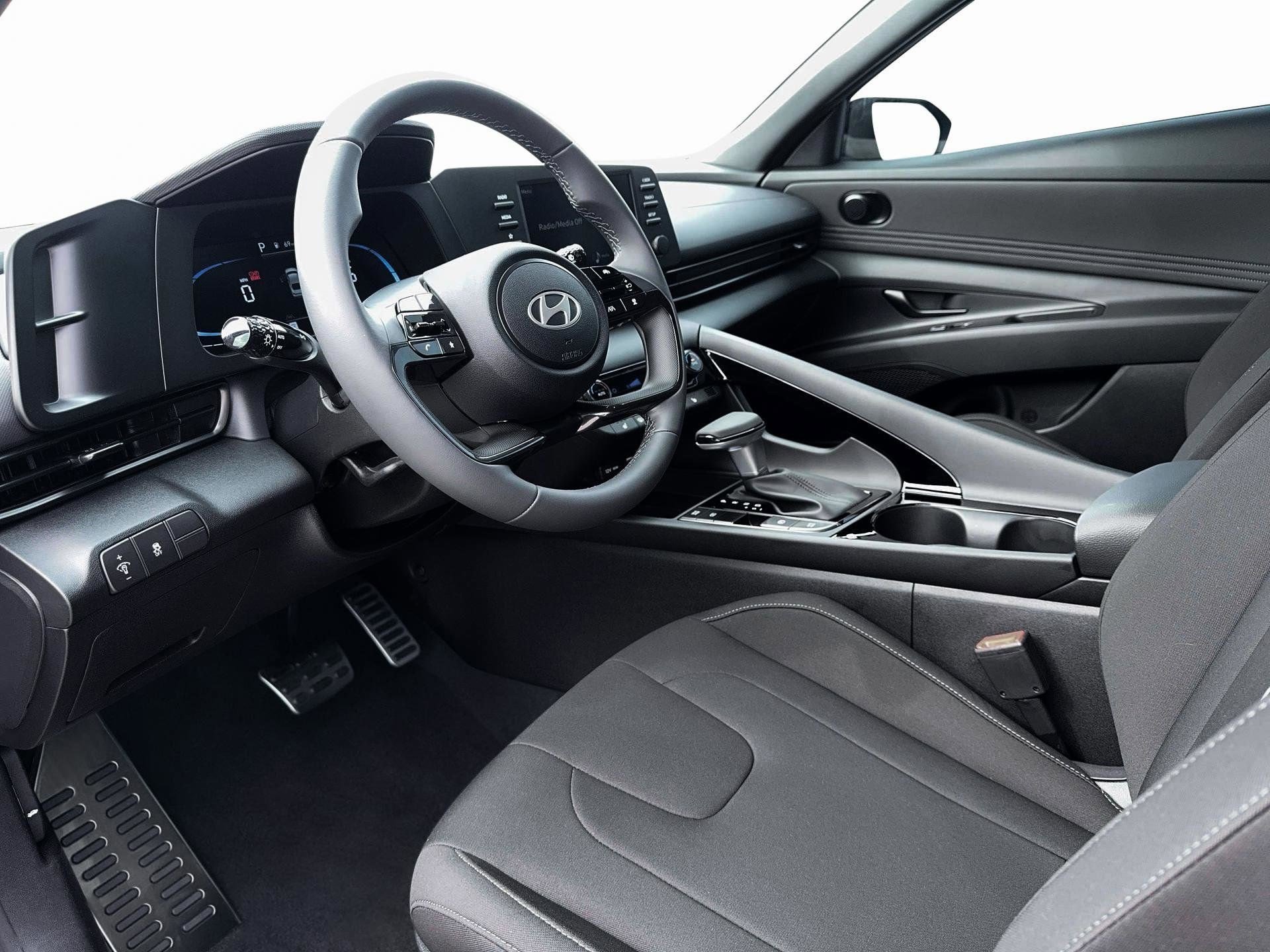 New 2026 Amazon Gray Hyundai SEL Sport Premium image 15