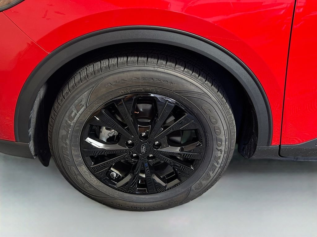 Used 2024 Red Ford Active image 3