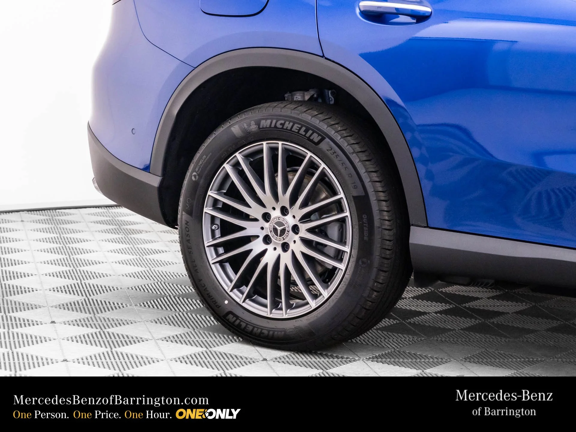 New 2026 Blue Mercedes-Benz GLC 300 image 38