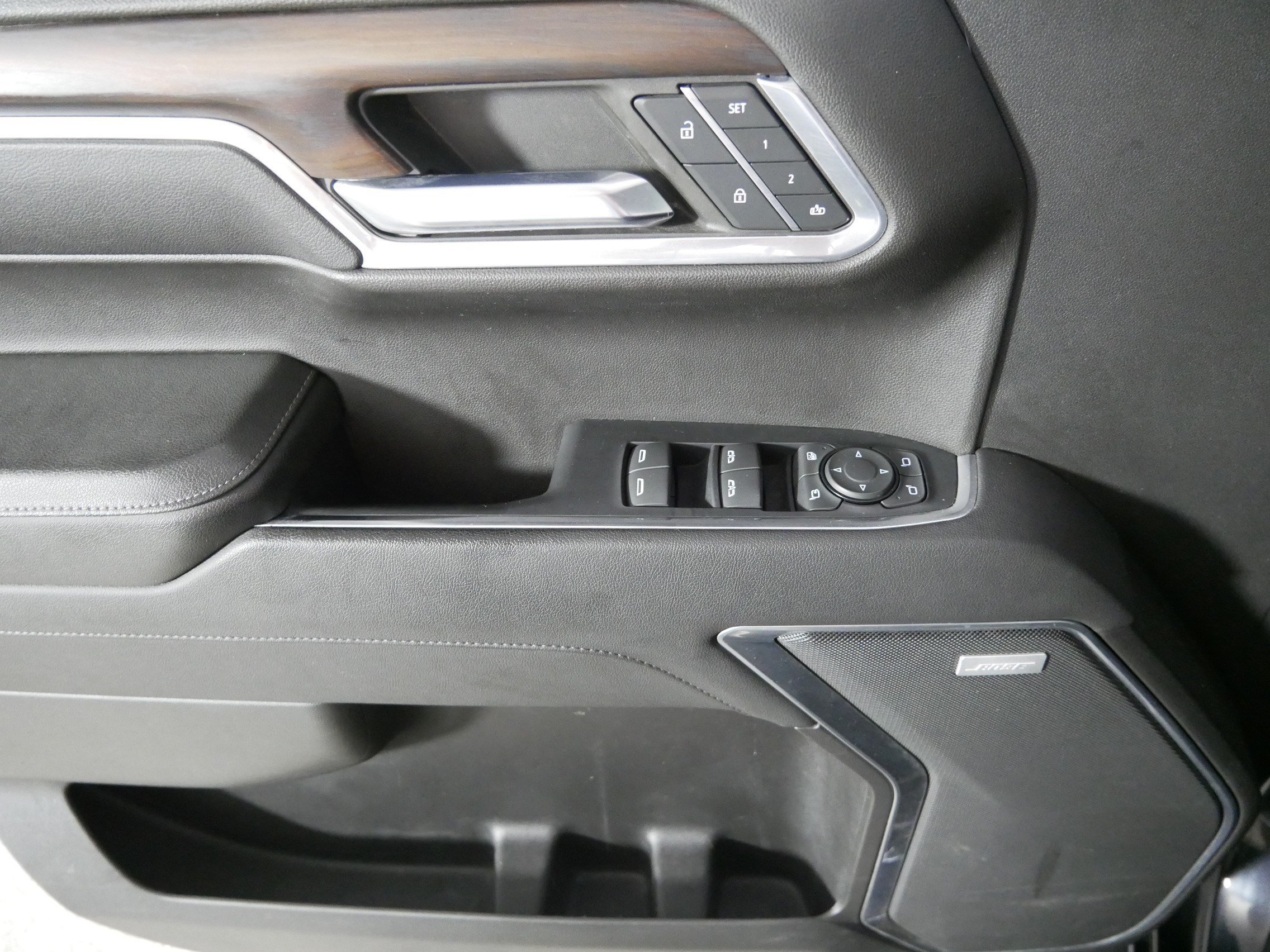 Used 2023 Titanium Rush Metallic GMC SLT image 19