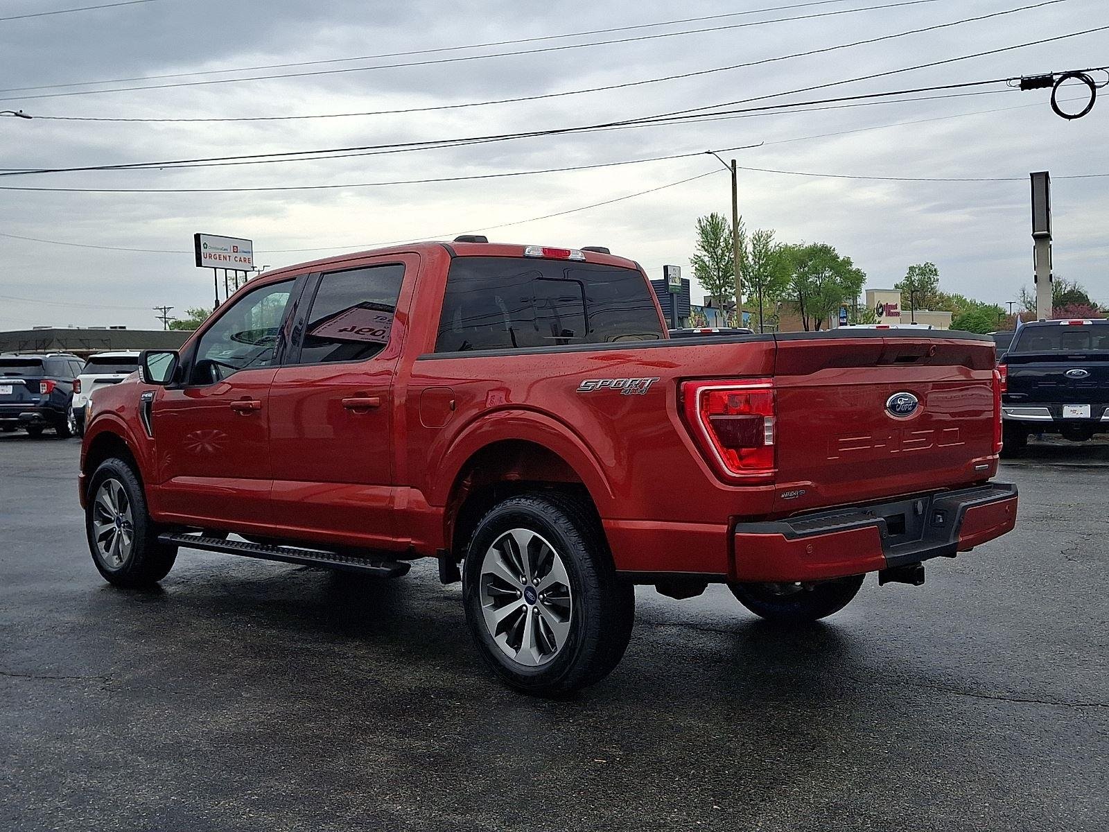 Certified Used 2023 Hot Pepper Red Tinted Clearcoat Ford XLT image 4