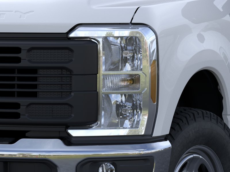 New 2026 Oxford White Ford F-350® XL image 18