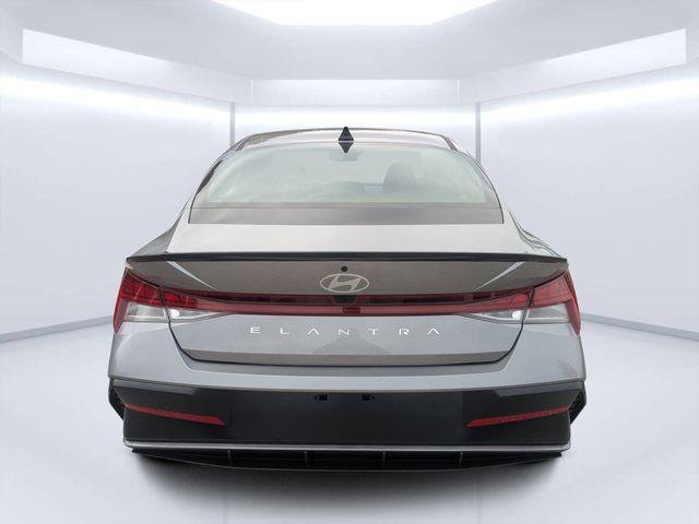 New 2026 Silver Hyundai SEL Sport image 4