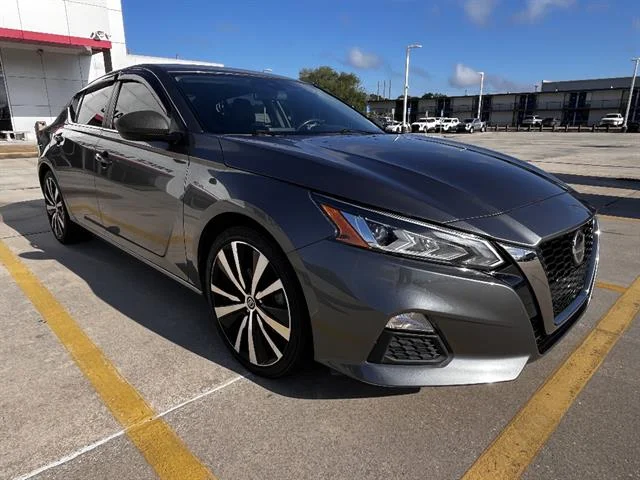 2022 Nissan Altima 2.5 SR's photo