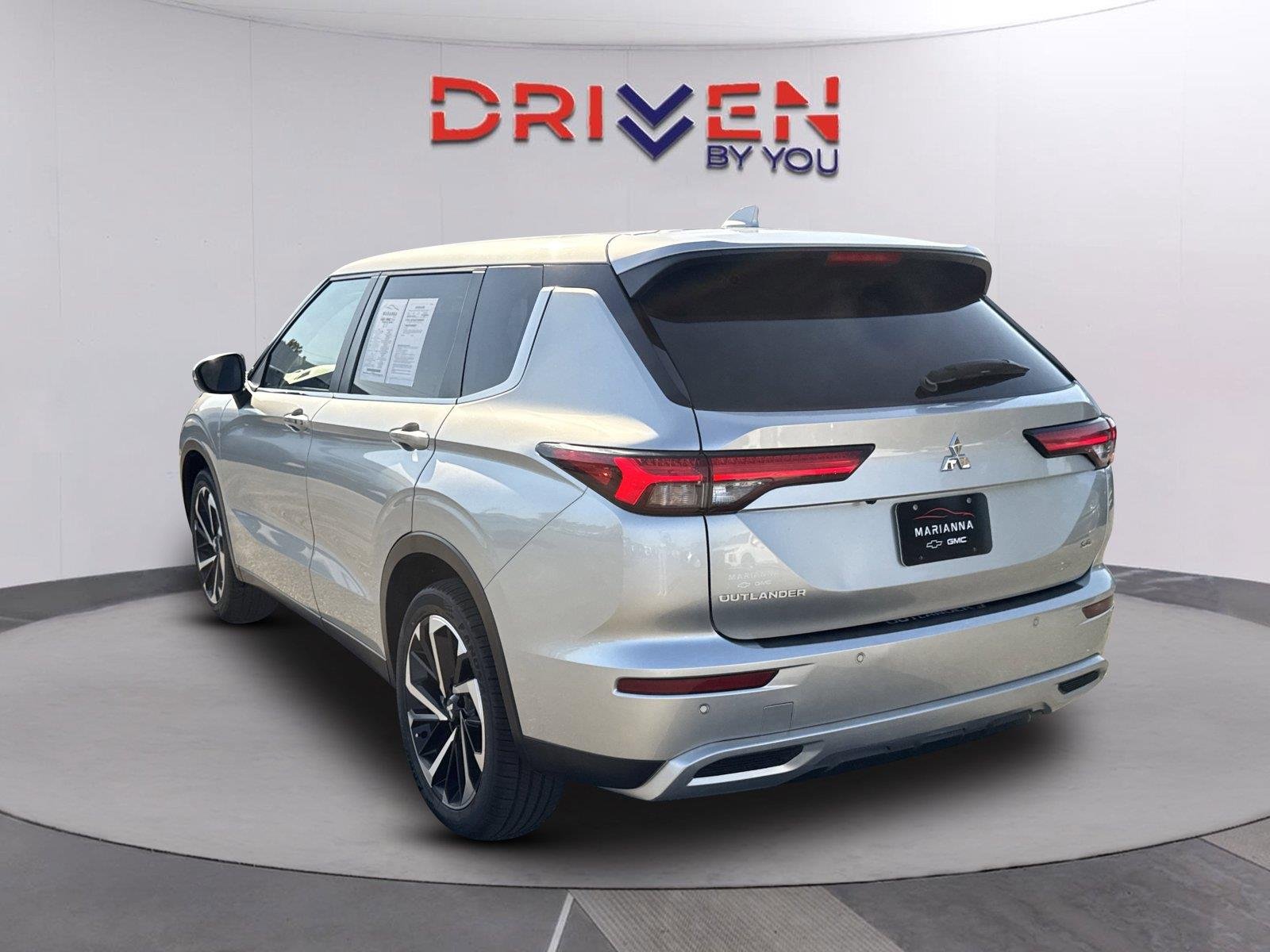 Used 2024 Alloy Silver Metallic Mitsubishi SE image 6