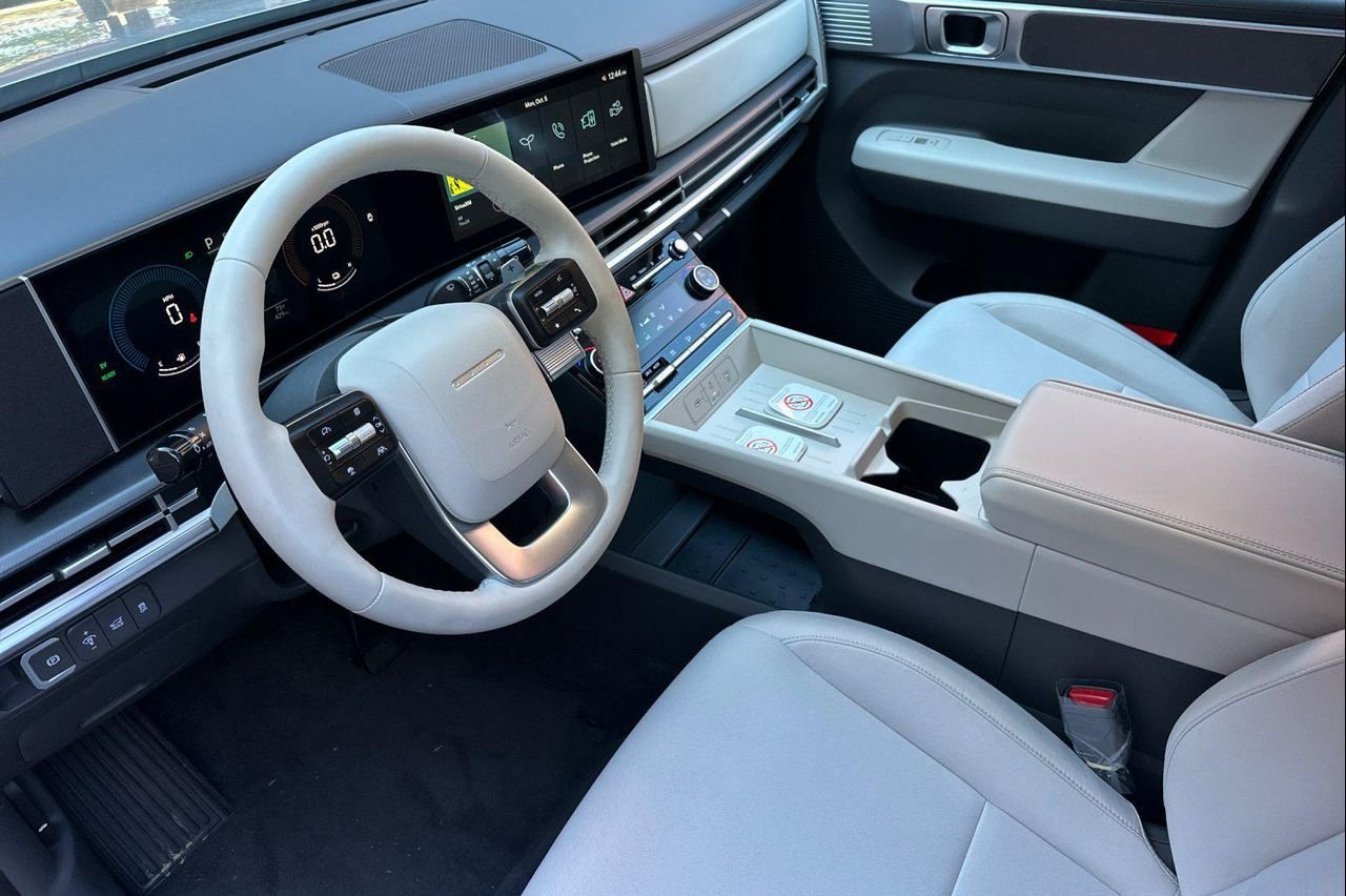 2026 Hyundai Santa Fe SE - Photo 10