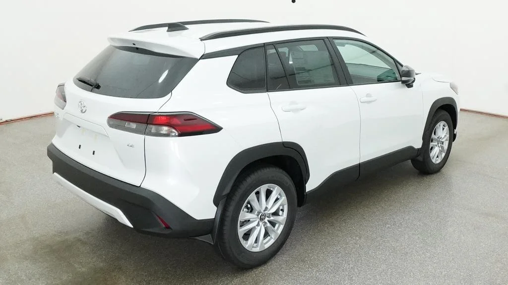 New 2026 Wind Chill Pearl Toyota LE image 18