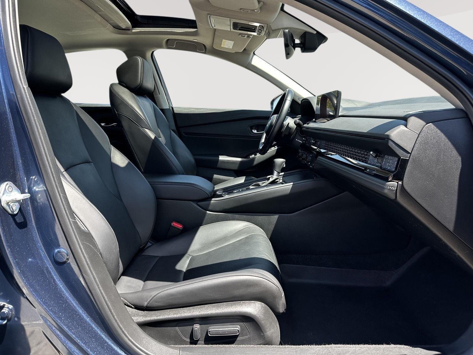 Used 2023 Canyon River Blue Metallic Honda Touring image 25