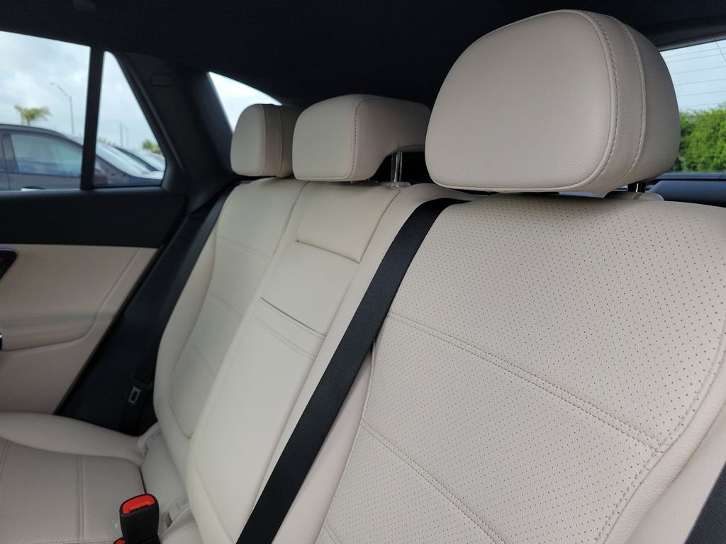 New 2026 Verde Silver Metallic Mercedes-Benz GLC 300 image 10