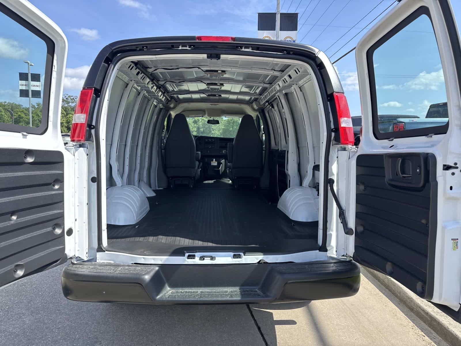 2026 GMC Savana Cargo Work Van - Photo 7