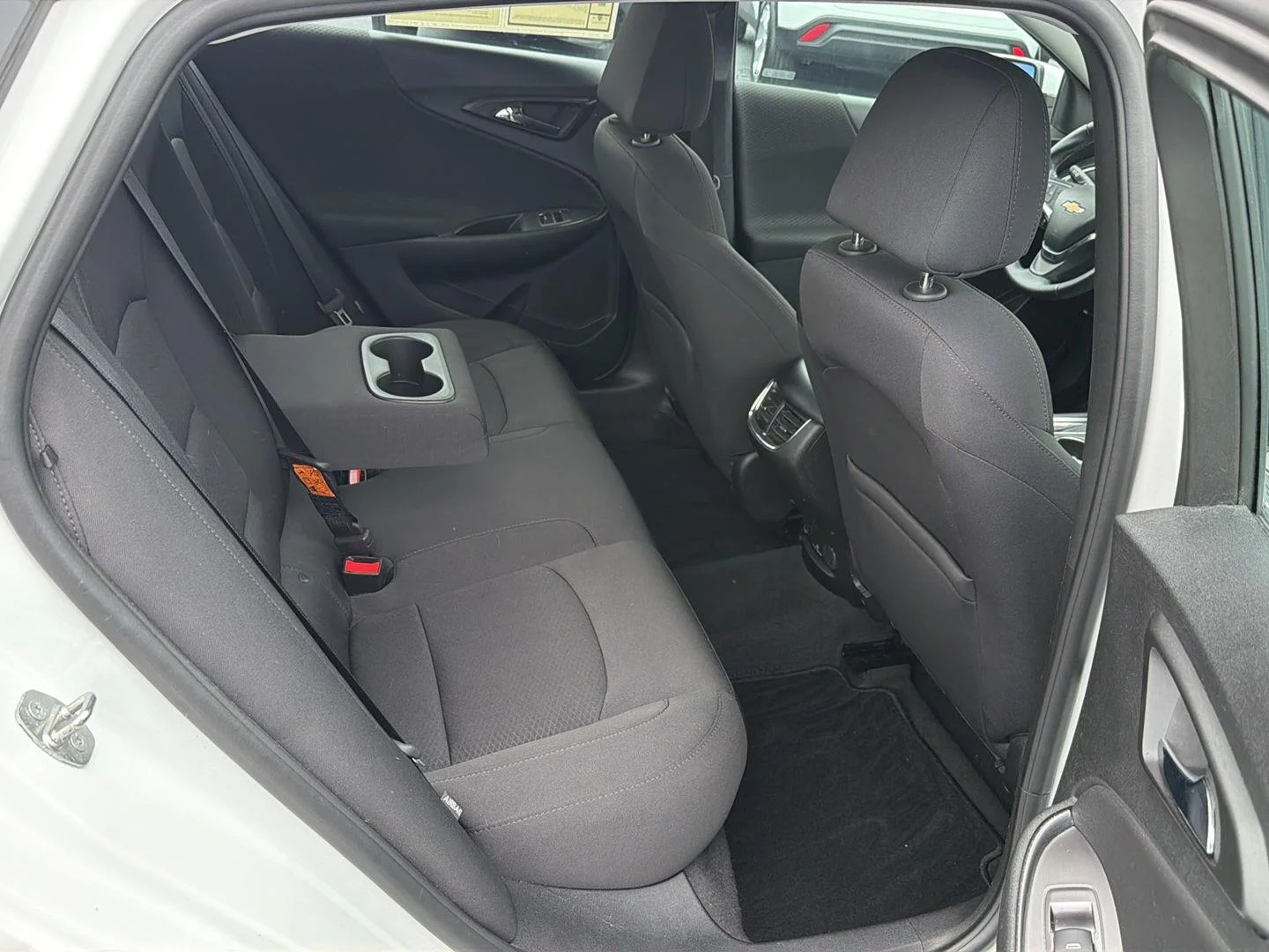 Used 2018 Summit White Chevrolet LT image 12
