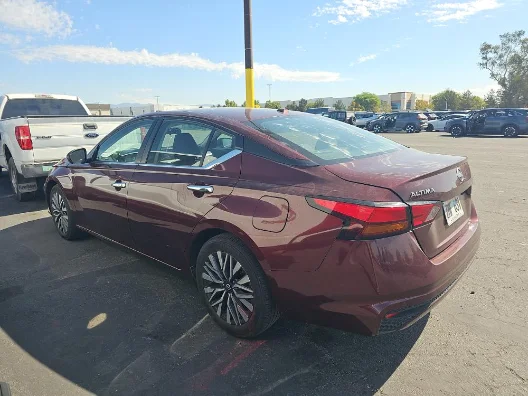 Used 2024 Red Nissan 2.5 SV image 4