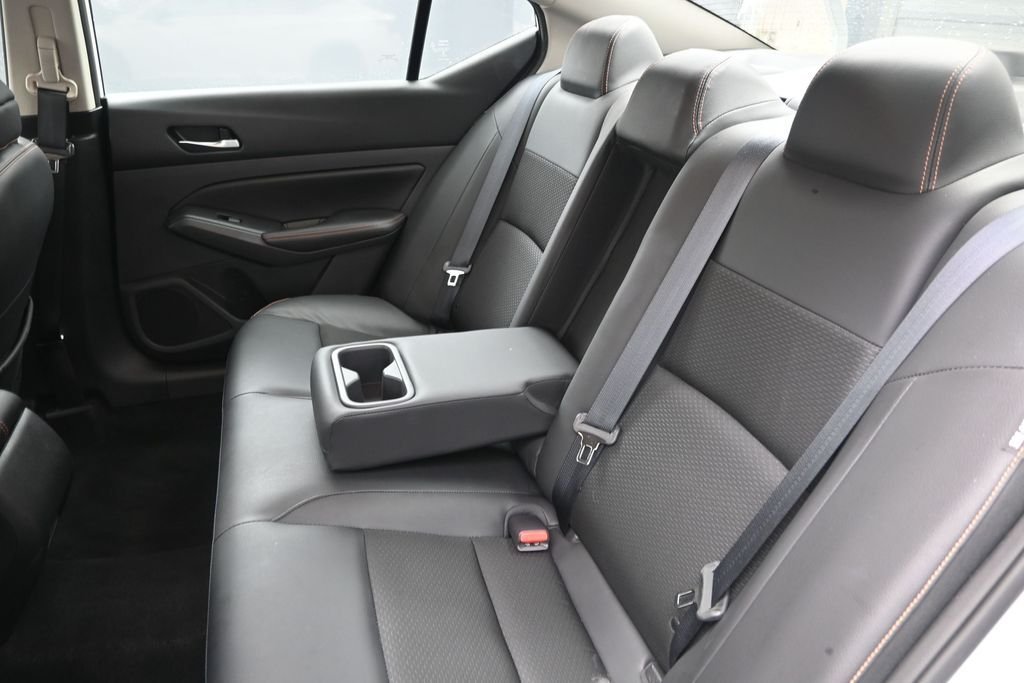 Used 2022 White Nissan 2.5 SR image 14