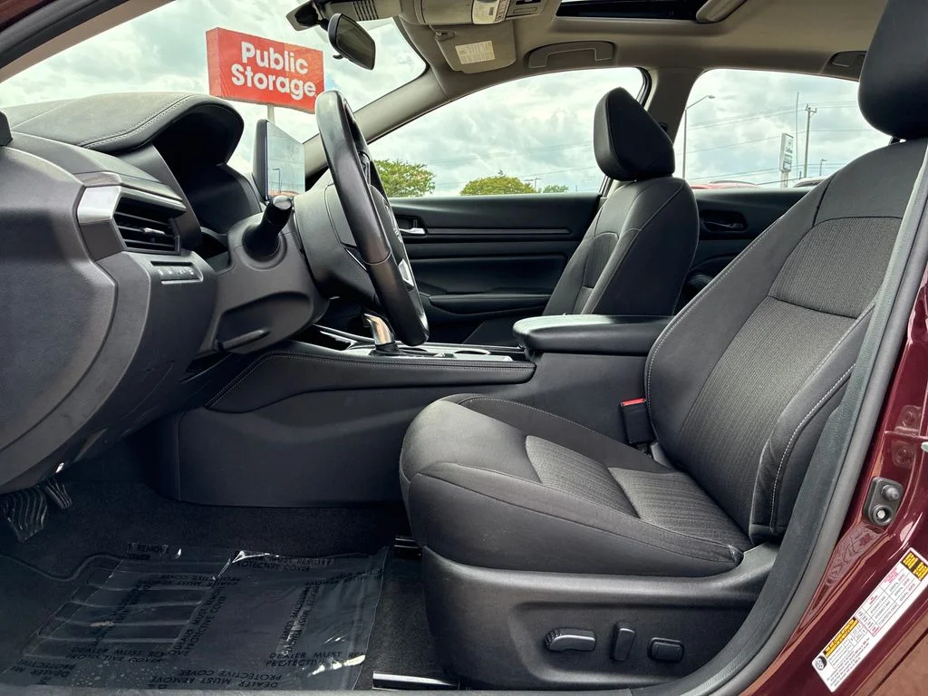 Used 2024 Red Nissan 2.5 SV image 18