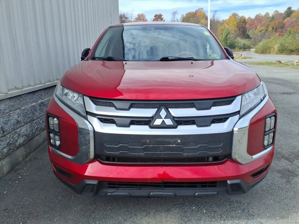Used 2022  Mitsubishi  image 4