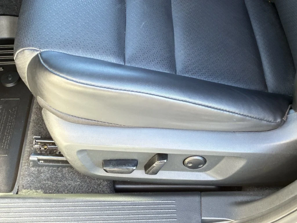 Used 2023 Silver Nissan SV image 17