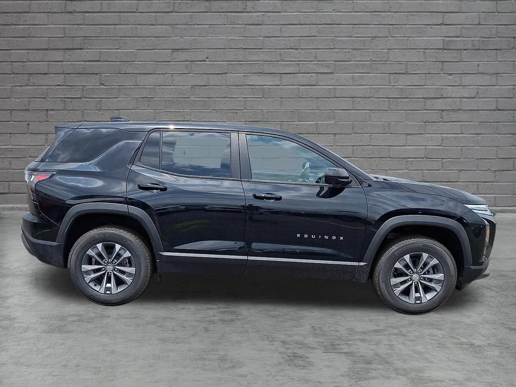 New 2026 Mosaic Black Metallic Chevrolet LT image 9