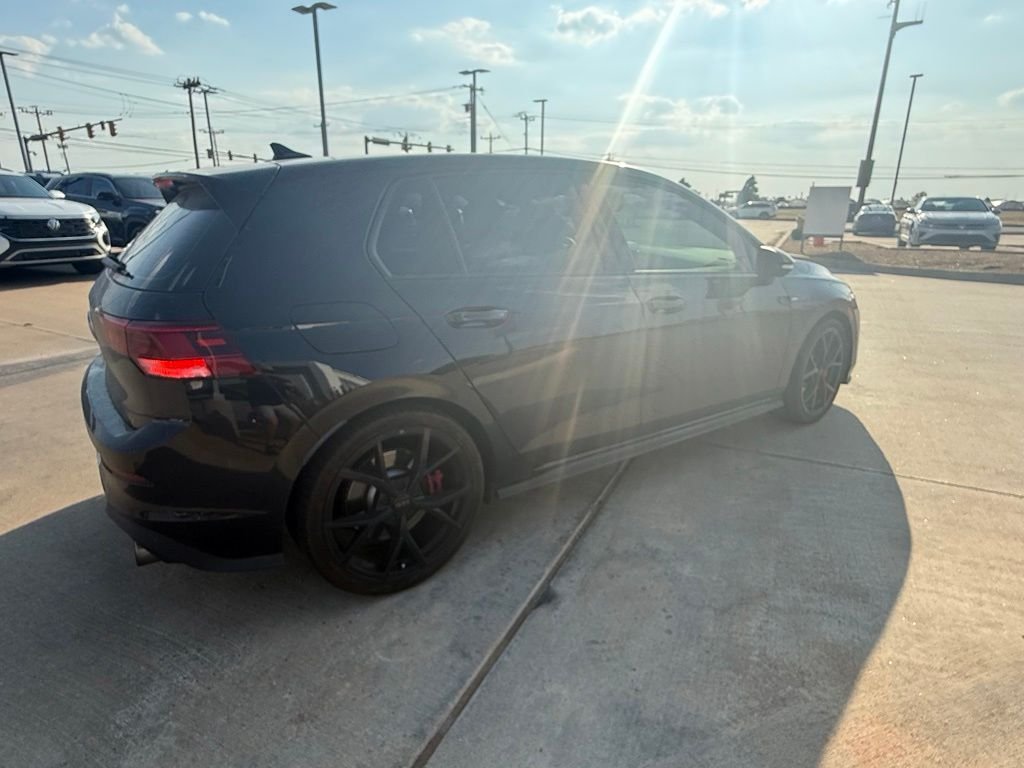 Used 2024 Deep Black Pearl Volkswagen SE image 15
