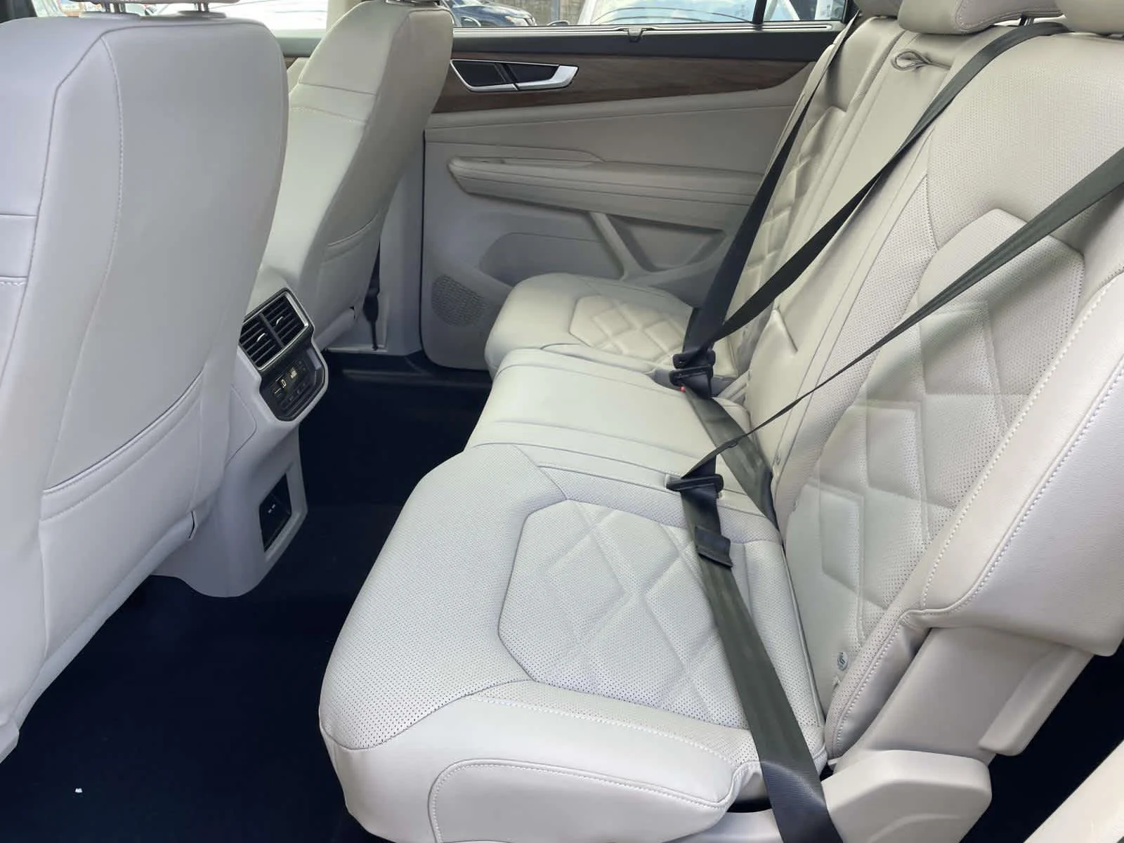 New 2026 Pure Gray Volkswagen 2.0T SE w/Technology image 16