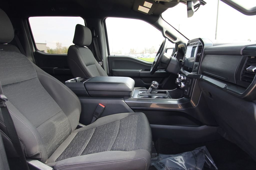 Used 2022  Ford XLT image 9