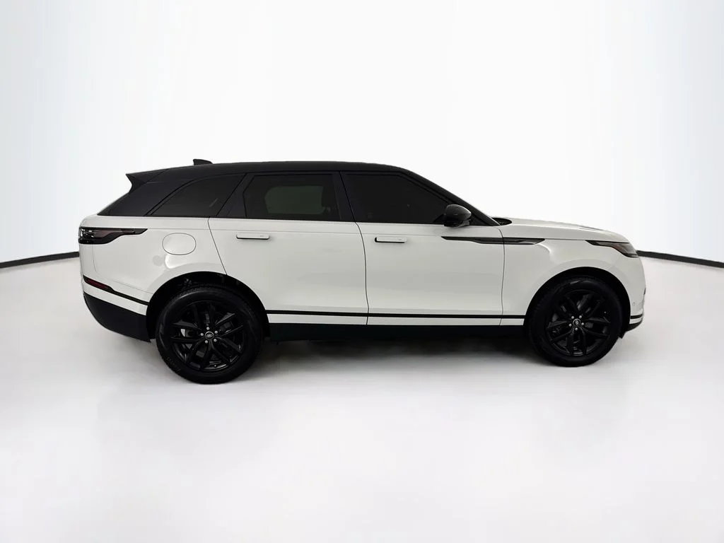 Used 2025 White Land Rover S image 4