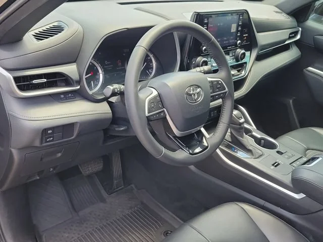 2022 Toyota Highlander XSE - Photo 21