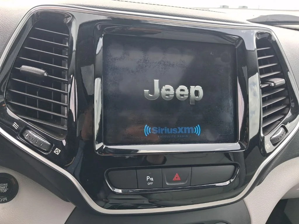 Used 2019 Gray Jeep Limited image 11