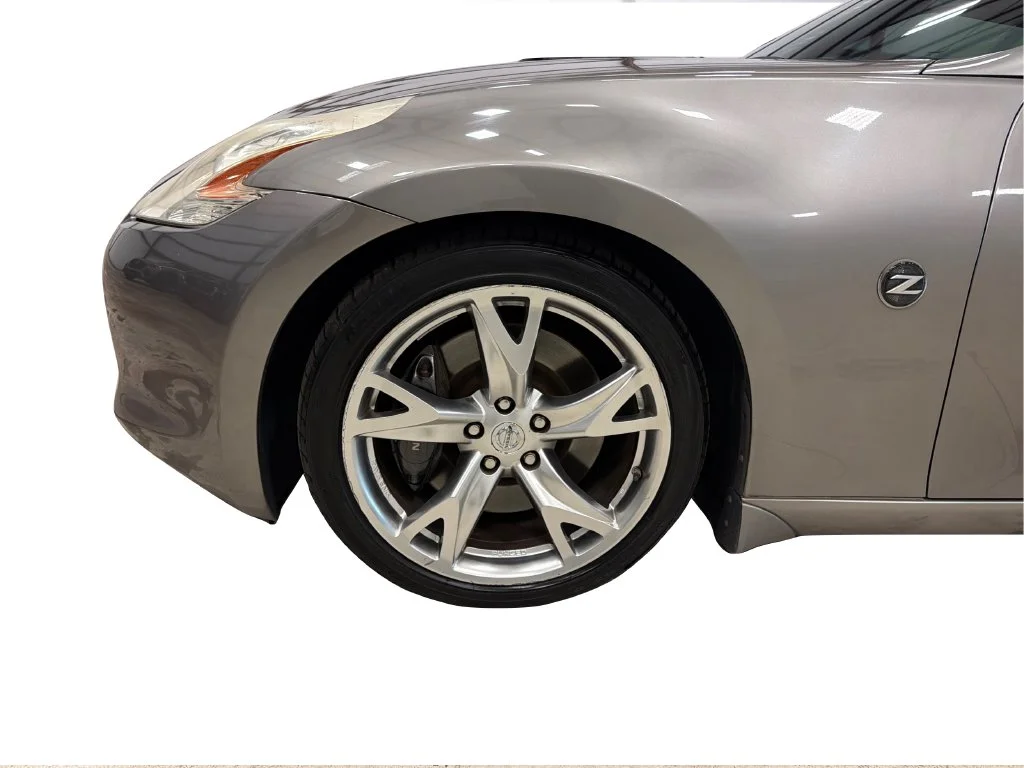 Used 2009 Gray Nissan Touring image 24